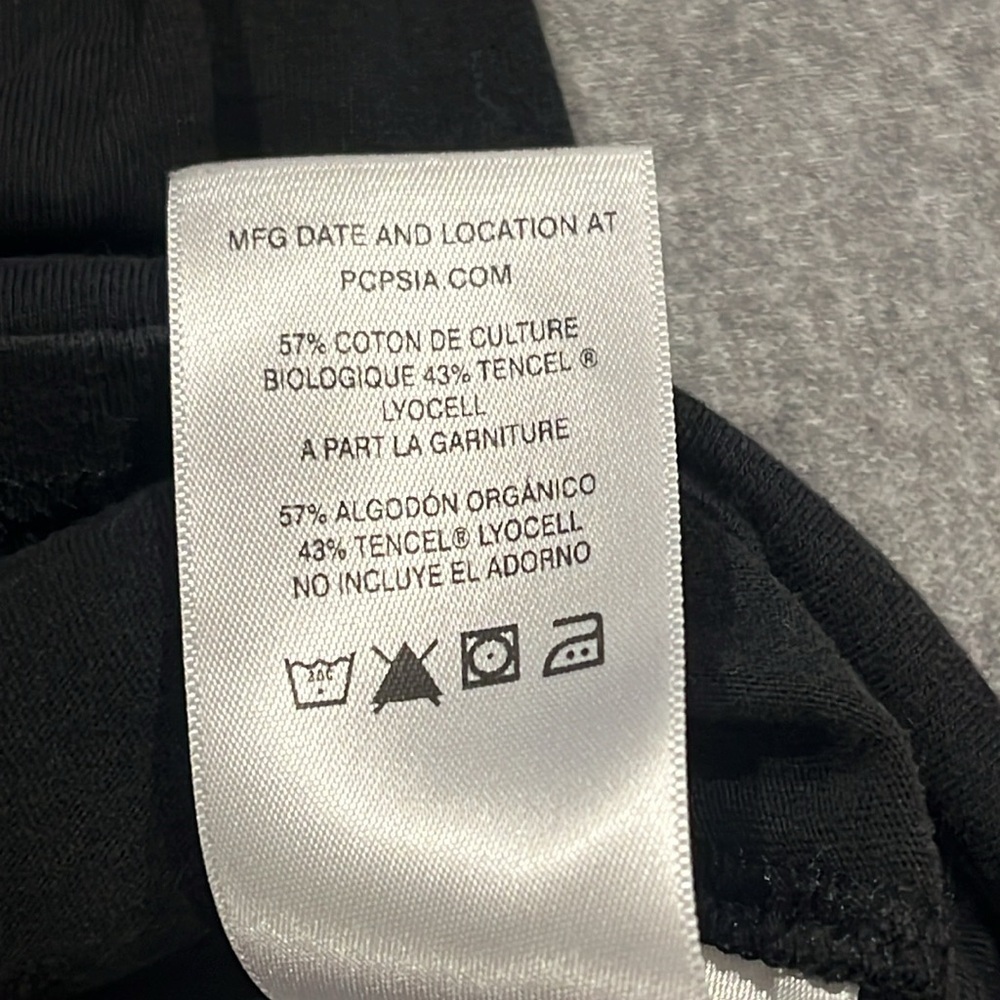 Patagonia women’s Large black tank top. - Picture 9 of 9